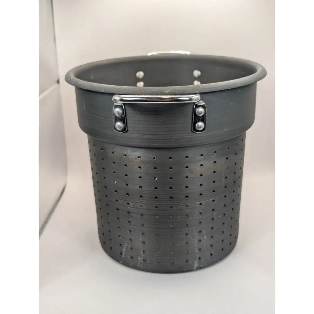 Calphalon 8 Quart Stock Pot Strainer Used